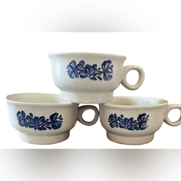 Pfaltzgraff Yorktowne Stoneware cup, 1Y,
Pattern introduced in 1967 set - Picture 2 of 14